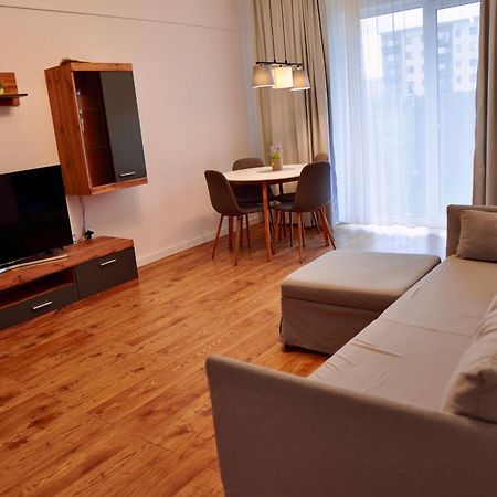Coresi, 2 Camere, Sleeps 6 Large Private Garden Apartment Pets Welcome Braşov Eksteriør bilde