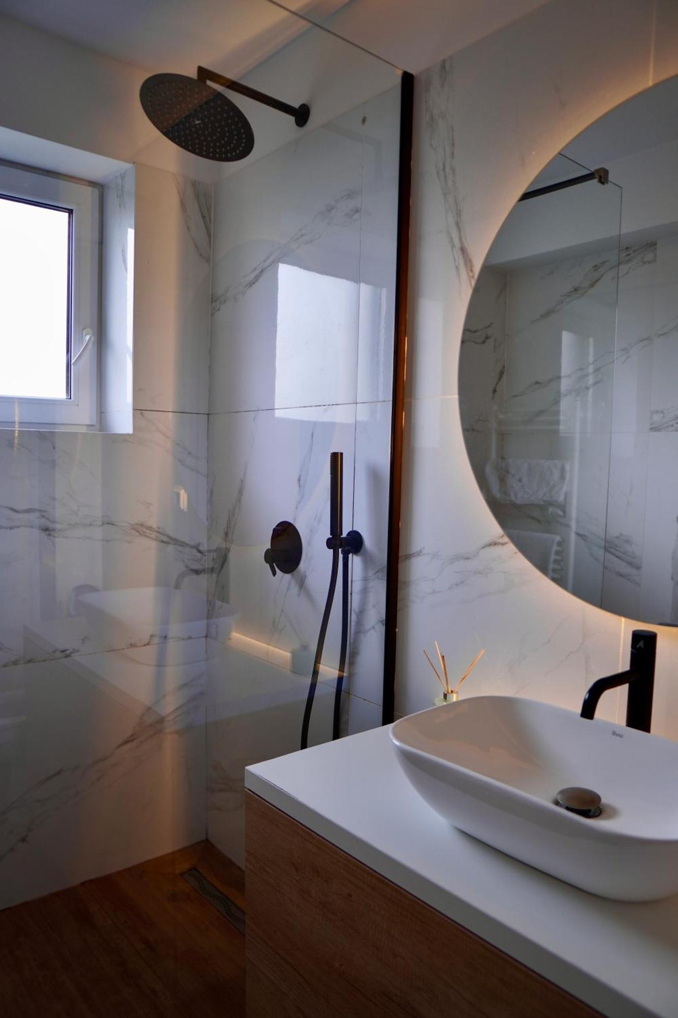 Coresi, 2 Camere, Sleeps 6 Large Private Garden Apartment Pets Welcome Braşov Eksteriør bilde